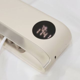 디하우트 랩 디하우트랩 UV 무선 칫솔살균기하루 8회 자동 살균 — 5점을 준 리뷰어가 2021년 11월 올린 사용 사진