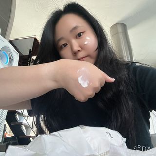 MF[스킨1004] 마다가스카르 센텔라 히알루-시카 워터핏 선세럼 50ml — 4점을 준 리뷰어가 2024년 5월 올린 사용 사진