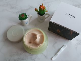 카오리온코스메틱스 사카로미세스와 시카의 만남        릴리피 릴렉싱 크림 진정한 탄력을 경험해보세요 — 5점을 준 리뷰어가 2021년 6월 올린 사용 사진