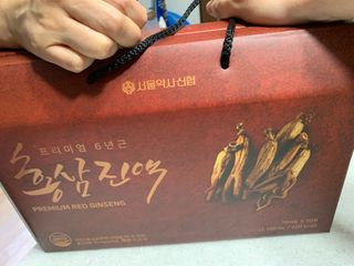 서울약사신협_프리미엄 6년근 홍삼진액_70mlx30포 — 5점을 준 리뷰어가 2021년 2월 올린 사용 사진