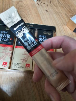 서울약사신협_투데이홍삼정플러스스틱_10g x 30포 — 5점을 준 리뷰어가 2021년 5월 올린 사용 사진