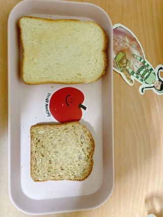 롯데제과 Vbread 포카치아식빵1개 + 미니식빵 1개 + 머핀 2개 세트 — 5점을 준 리뷰어가 2021년 9월 올린 사용 사진