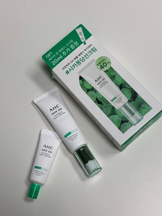 [AHC] 세이프온 에센스 선크림 올리브영 스페셜 증정 기획세트 — 5점을 준 리뷰어가 2022년 6월 올린 사용 사진