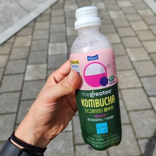 더그레잇티 콤부차 [매일유업] 더그레잇티 44kcal 콤부차 300ml *12개입 (오리지널 6개+베리리치 6개) — 5점을 준 리뷰어가 2023년 7월 올린 사용 사진
