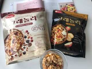 씨알푸드 씨알로 그래놀라 2종 후르츠+크랜베리 아몬드 — 5점을 준 리뷰어가 2022년 7월 올린 사용 사진