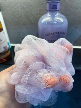 벨먼 내추럴스파 수분광채 스크럽 바디워시 600ml 5종 — 5점을 준 리뷰어가 2022년 5월 올린 사용 사진