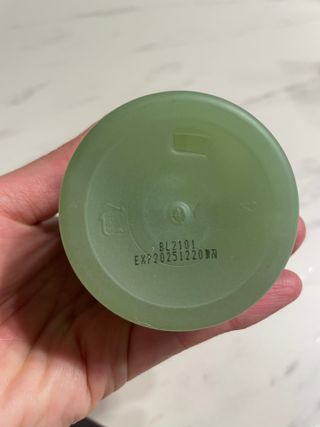 프리마인 메이크업과 들뜨는 각질까지 한방에 깐달걀로! 순하기까지한 셀베이스 그린티클렌저(200ml) — 4.5점을 준 리뷰어가 2023년 4월 올린 사용 사진