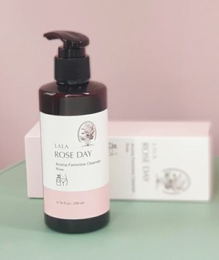 라라로즈데이 시즌2 여성청결제 200ml 아로마 페미민 클렌저, 독일더마인증 — 4점을 준 리뷰어가 2021년 8월 올린 사용 사진