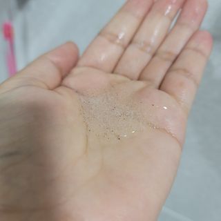 벨먼 내추럴스파 수분광채 스크럽 바디워시 600ml 5종 — 5점을 준 리뷰어가 2022년 5월 올린 사용 사진