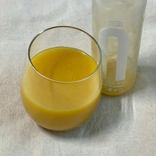 BLENDY'S 핑크 스무디+블론디 스무디 — 5점을 준 리뷰어가 2021년 10월 올린 사용 사진