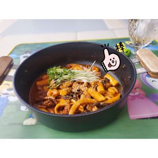 화끈한녀석들 새오똥400g 새우,오징어,똥집 볶음요리 소스,밀떡, 참기름 포함 — 4점을 준 리뷰어가 2022년 12월 올린 사용 사진