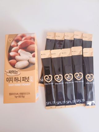짜먹는 이지견과 짜먹는 이지아몬드, 짜먹는 이지허니피넛, 짜먹는 이지캐슈넛 각 10g X  10포 — 5점을 준 리뷰어가 2021년 2월 올린 사용 사진