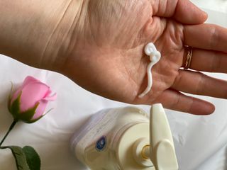 카프리나 산양밀크 모이스춰라이징 바디로션 350ml(라벤더향) — 5점을 준 리뷰어가 2023년 5월 올린 사용 사진
