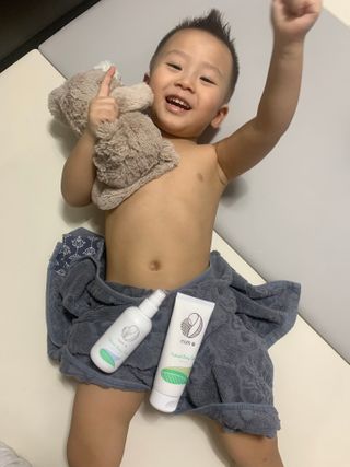 mom e 맘이 내추럴 베이비 케어 크림+바디오일 — 5점을 준 리뷰어가 2021년 1월 올린 사용 사진
