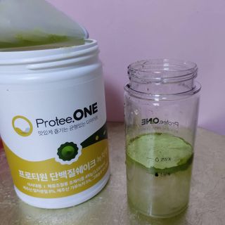 프로티원 단백질쉐이크 녹차맛 2주분 1통+보틀 — 5점을 준 리뷰어가 2021년 9월 올린 사용 사진
