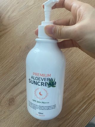[닥터문] 프리미엄 알로에베라 선크림 500ml — 5점을 준 리뷰어가 2022년 5월 올린 사용 사진