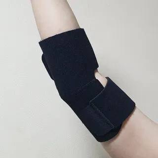 3M 후투로 의료용 스트랩형 얇은 헬스 팔꿈치보호대 — 4점을 준 리뷰어가 2024년 3월 올린 사용 사진