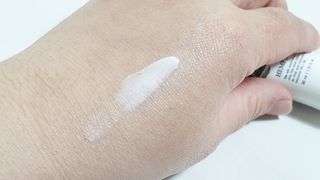 버텍스넘버원 버텍스 넘버원 햄프씨드오일 핸드밤, 바디크림 — 5점을 준 리뷰어가 2022년 3월 올린 사용 사진