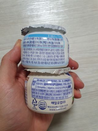 매일바이오 그릭요거트 오리지널 플레인 4개, 로스터리 커피믹스 4개 — 5점을 준 리뷰어가 2021년 12월 올린 사용 사진