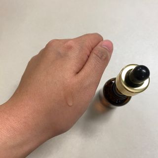 스킨큐어 산다화 비타민c 화이트닝 에센스 30ml — 5점을 준 리뷰어가 2023년 7월 올린 사용 사진