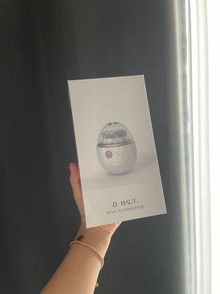 디하우트 랩 디하우트랩 클렌징 피부관리기 진동클렌저 실리콘+2종 인조모 브러시 — 5점을 준 리뷰어가 2021년 11월 올린 사용 사진
