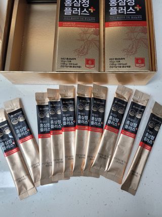 서울약사신협_투데이홍삼정플러스스틱_10g x 30포 — 5점을 준 리뷰어가 2021년 2월 올린 사용 사진