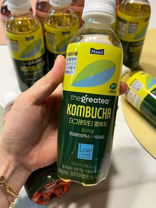 더그레잇티 콤부차 [매일유업] 더그레잇티 44kcal 콤부차 300ml *12개입 (오리지널 6개+베리리치 6개) — 5점을 준 리뷰어가 2023년 7월 올린 사용 사진