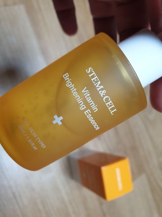 체르엠 스템앤셀 비타민 브라이트닝 에센스 30ml 1개 — 5점을 준 리뷰어가 2021년 12월 올린 사용 사진