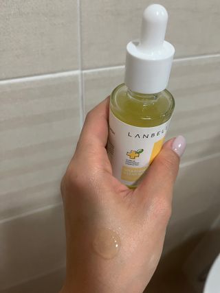 랑벨 비타 에너지 잡티 앰플 50ml 고농축 비타민, 저자극, 수분 촉촉, 미백 앰플 — 4.5점을 준 리뷰어가 2022년 4월 올린 사용 사진