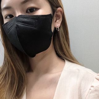 [골드앤디어] 지금 가장 핫한 신상, 빠르게 만나보세요 | 14K 사각 큐빅 라운드 원터치_3color 중 택 1 | — 4점을 준 리뷰어가 2021년 5월 올린 사용 사진