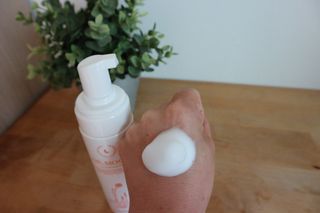 MF프리 [닥터문] 유산균 락토케어 질경초 여성청결제 200ml (폼타입) — 5점을 준 리뷰어가 2022년 6월 올린 사용 사진