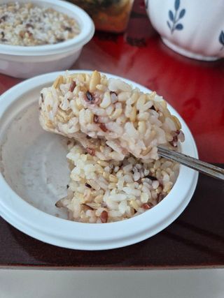 [구매평]양반 동원 양반 100밥 오미밥, 130g, 12개 — 5점을 준 리뷰어가 2025년 4월 올린 사용 사진