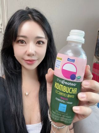더그레잇티 콤부차 [매일유업] 더그레잇티 44kcal 콤부차 300ml *12개입 (오리지널 6개+베리리치 6개) — 5점을 준 리뷰어가 2023년 7월 올린 사용 사진