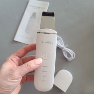 디하우트 랩 4 in 1 갈바닉 아쿠아 워터 필링기 스킨스크러버 — 5점을 준 리뷰어가 2021년 11월 올린 사용 사진