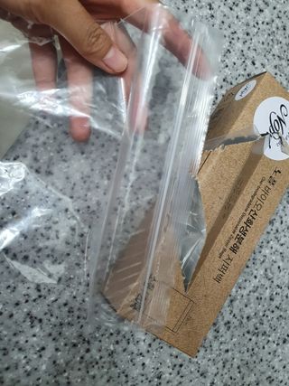 노플(NOPL) 노플 친환경 바이오 산화 생분해  항균 일회용 위생 비닐장갑 100매 + 지퍼백 소형, 대형 — 5점을 준 리뷰어가 2021년 9월 올린 사용 사진