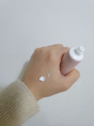 러브모아 향수 고체향수 승무원 고체향수 바르는 향수 니치향수 도손 우드세이지 앤 씨솔트 — 5점을 준 리뷰어가 2023년 1월 올린 사용 사진