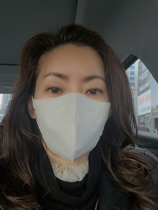 [이지아 마스크] 애니가드 더솔루션마스크, 블랙N화이트 KF94 대형 — 5점을 준 리뷰어가 2021년 3월 올린 사용 사진