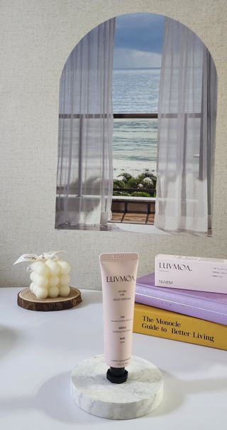 러브모아 향수 고체향수 승무원 고체향수 바르는 향수 니치향수 도손 우드세이지 앤 씨솔트 — 5점을 준 리뷰어가 2022년 10월 올린 사용 사진