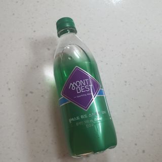 몽베스트 Montbest with Sparkling water Plain 20병 — 5점을 준 리뷰어가 2021년 11월 올린 사용 사진