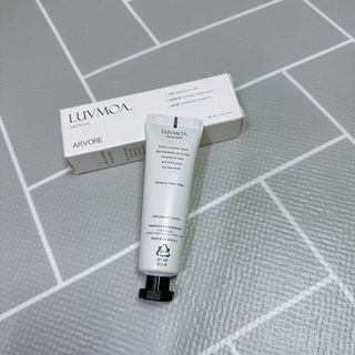 러브모아 향수 고체향수 승무원 고체향수 바르는 향수 니치향수 도손 우드세이지 앤 씨솔트 — 5점을 준 리뷰어가 2022년 12월 올린 사용 사진