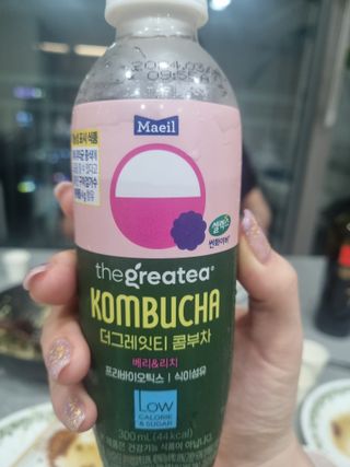 더그레잇티 콤부차 [매일유업] 더그레잇티 44kcal 콤부차 300ml *12개입 (오리지널 6개+베리리치 6개) — 4점을 준 리뷰어가 2023년 8월 올린 사용 사진