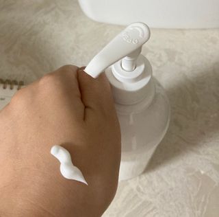 [닥터문] 프리미엄 알로에베라 선크림 500ml — 5점을 준 리뷰어가 2022년 6월 올린 사용 사진