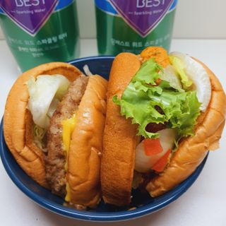 몽베스트 Montbest with Sparkling water Plain 20병 — 4.5점을 준 리뷰어가 2021년 10월 올린 사용 사진