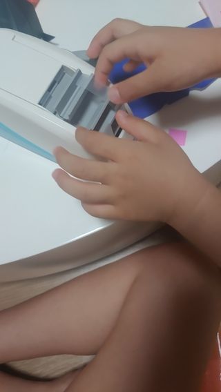 3M 한번의 터치로 깔끔하게 착! 원터치 테이프 디스펜서 — 5점을 준 리뷰어가 2023년 7월 올린 사용 사진