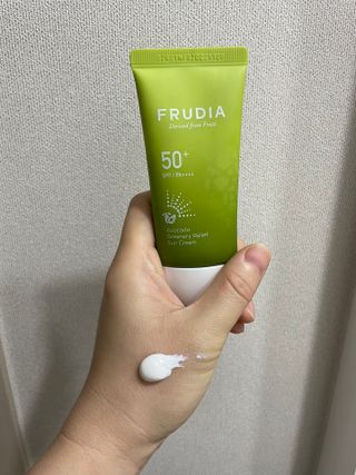 [후르디아] 민감피부를 위한 무기자차 논나노 아보카도 선크림 — 5점을 준 리뷰어가 2023년 4월 올린 사용 사진