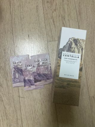 스킨1004 [SKIN1004] 마다가스카르 센텔라 라이트 클렌징 오일 200ml — 5점을 준 리뷰어가 2024년 7월 올린 사용 사진