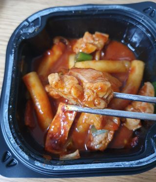 한성기업 무볼레 닭떡볶이+해물떡볶이 2종 세트 — 5점을 준 리뷰어가 2021년 10월 올린 사용 사진