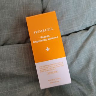 체르엠 스템앤셀 비타민 브라이트닝 에센스 30ml 1개 — 5점을 준 리뷰어가 2022년 2월 올린 사용 사진