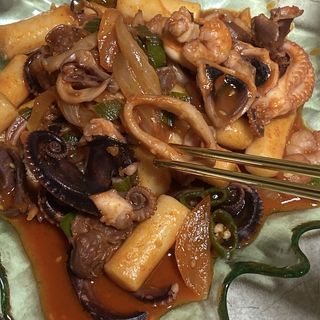 화끈한녀석들 새오똥400g 새우,오징어,똥집 볶음요리 소스,밀떡, 참기름 포함 — 4.5점을 준 리뷰어가 2022년 11월 올린 사용 사진