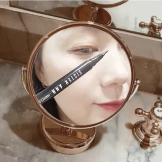 씨스터앤 퍼펙트 엣지 브러쉬 펜 라이너 2종 택 1 — 2점을 준 리뷰어가 2022년 1월 올린 사용 사진